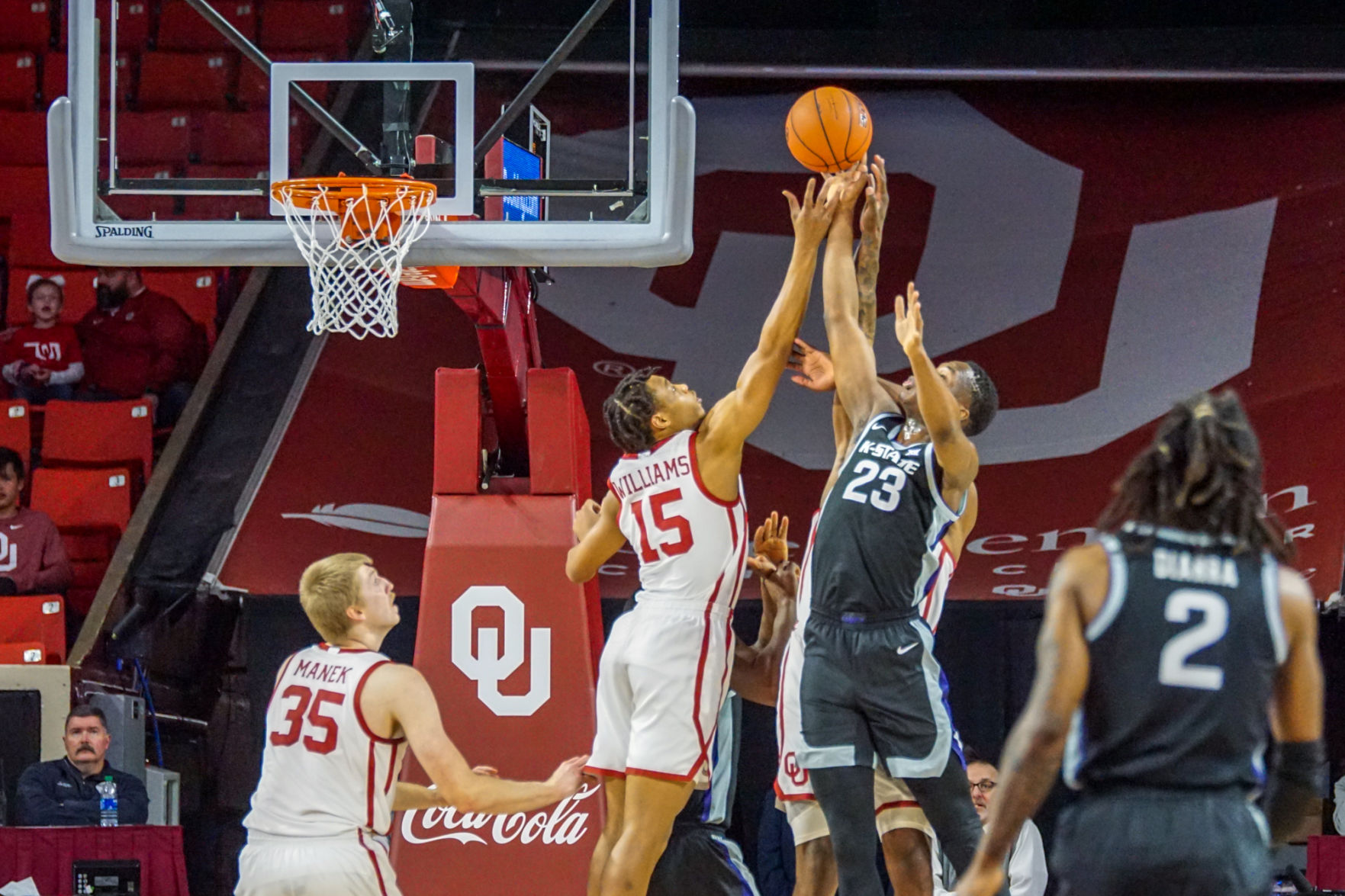 Alondes Williams defending